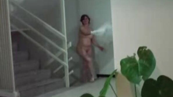 चॉकलेट सेक्सी पिक्चर वीडियो में दिखाइए डिक सेक्सी लड़की के लिए दीवार में छेद के माध्यम से प्रकट होता है